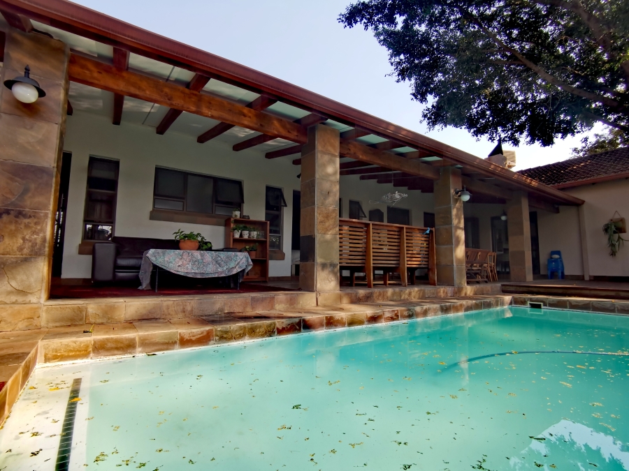 6 Bedroom Property for Sale in Cashan North West
